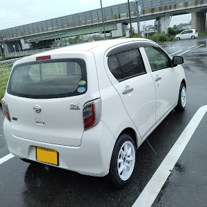 ミライース
