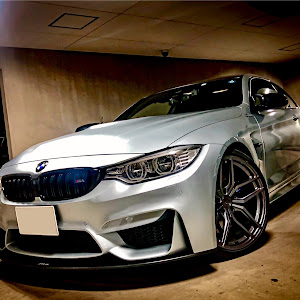 M4 クーペ F82