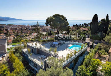 Maison avec piscine et jardin 10