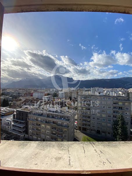 Location meublée appartement 1 pièce 12 m² à Grenoble (38000), 400 €