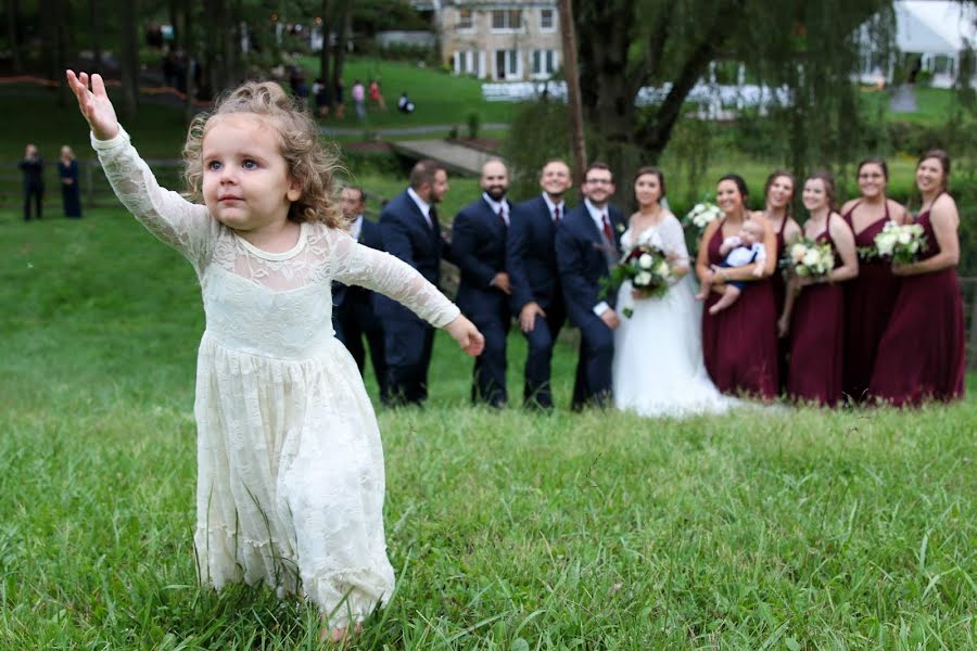 Fotografo di matrimoni Julie (julieannasphoto). Foto del 30 dicembre 2019