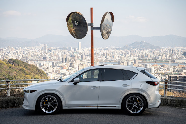 CX-5の洗車・ドライブ・車好きと繋がりたい・車が好きですに関するカスタム事例の投稿画像1枚目