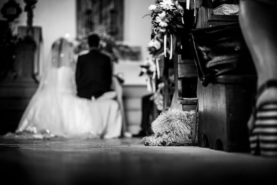 Fotografo di matrimoni Marco Cammertoni (marcocammertoni). Foto del 29 marzo 2020