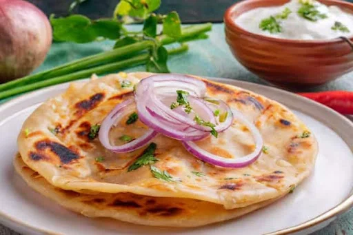 Aloo Pyaaz Paratha[1 Piece]with Pickle