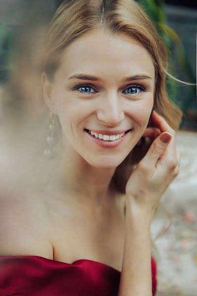 Fotógrafo de casamento Sveta Ivanova (ivasphoto). Foto de 8 de dezembro 2019