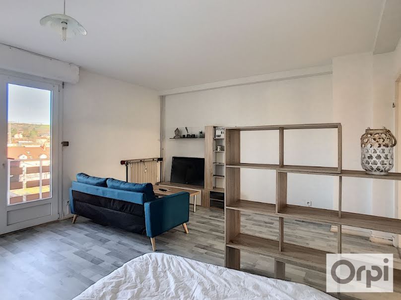 Location meublée appartement 1 pièce 39 m² à Montluçon (03100), 432 €