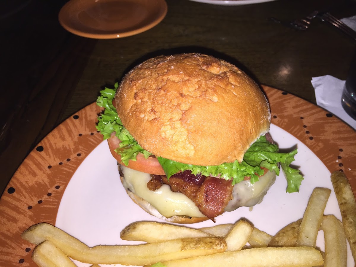 Gluten-Free Burgers at Confisco Grille