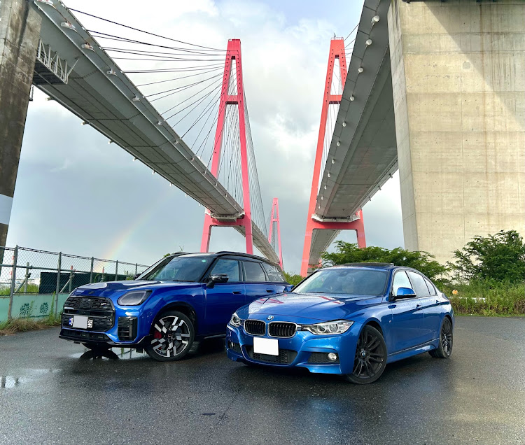 3シリーズ セダンのU25・カントリーマン・F30・エストリルブルー・BMWに関するカスタム事例の投稿画像2枚目