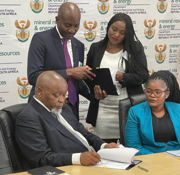 Mineral resources and energy minister Gwede Mantashe and deputy minister Dr Nobuhle Nkabane at the signing of power purchase agreements.