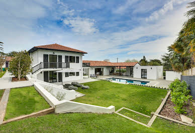 Maison avec piscine et jardin 2