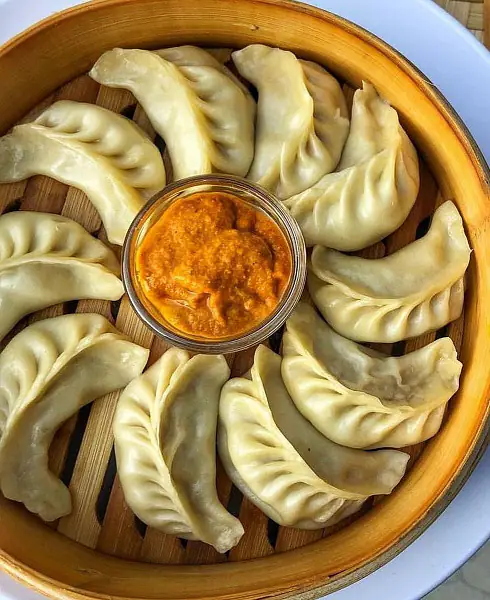 Steamed Chicken Momos {10 Pcs}