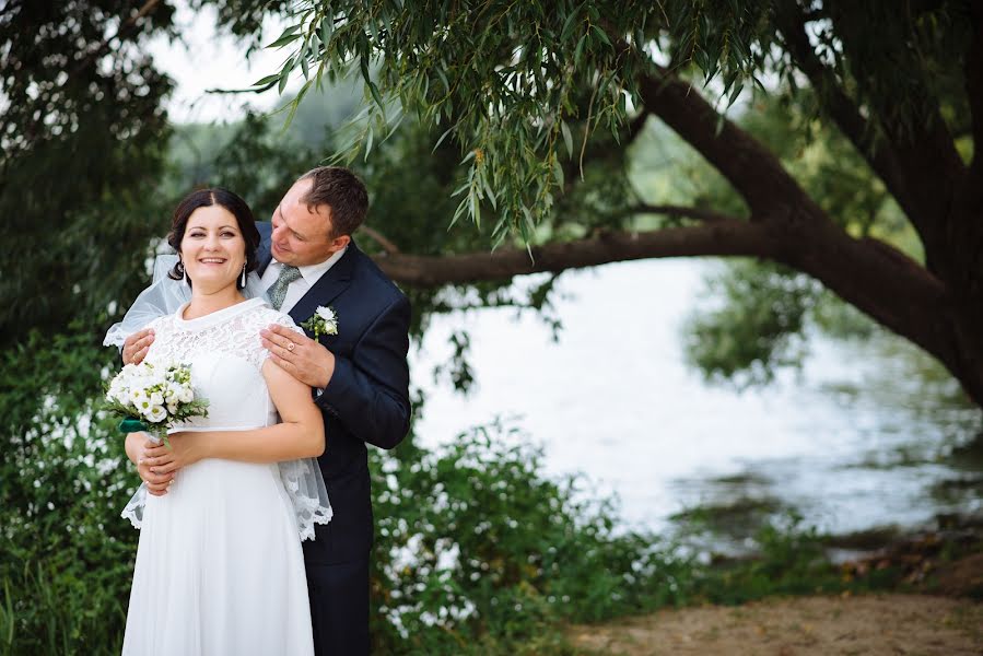 Fotógrafo de casamento Artem Oleynikov (olphotoart). Foto de 8 de outubro 2015