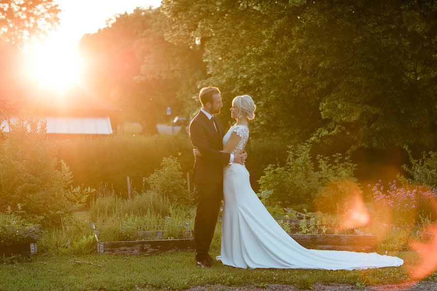 Hochzeitsfotograf Anette Bruzan (bruzan). Foto vom 25. Juni 2019