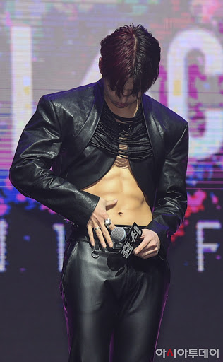 hongseok sexy 9