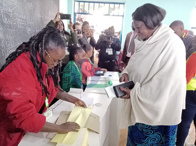 Mama Ngina Kenyatta casts her vote at Mutomo Primary School,Gatundu on August 9, 2022