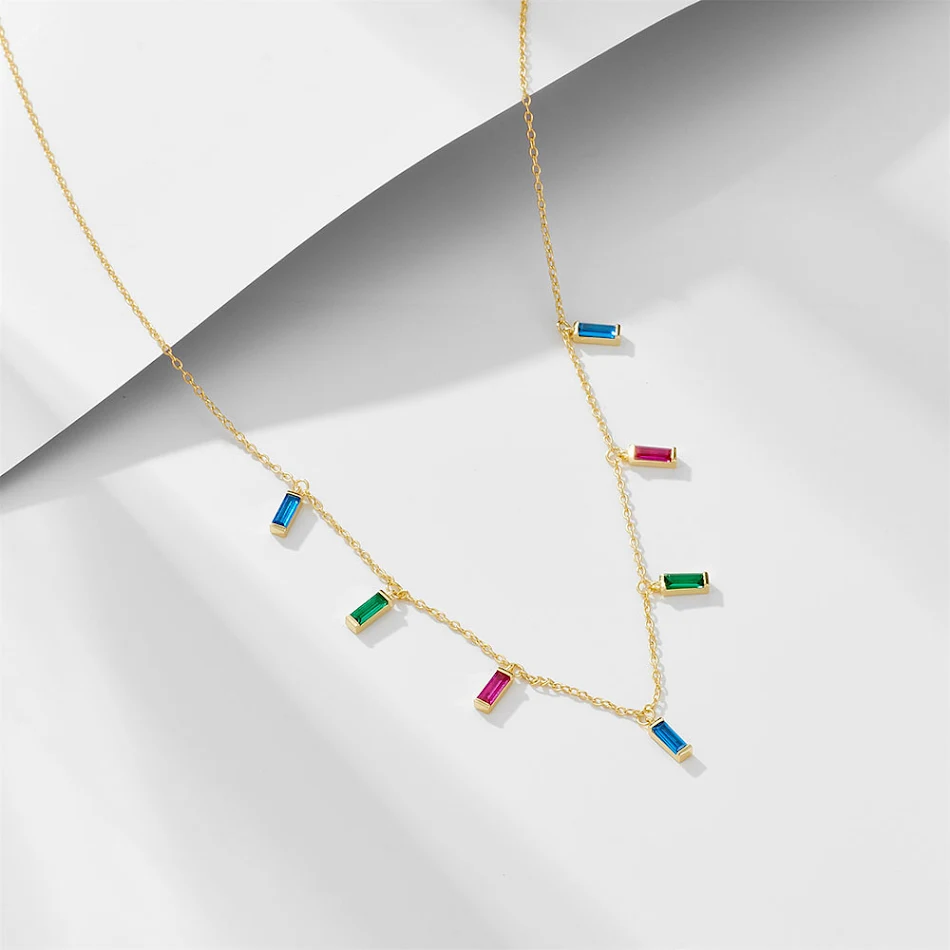 Cadena de clavícula doble estilo frío europeo y americano, un accesorio elegante para realzar tu escote con un toque moderno y sofisticado.