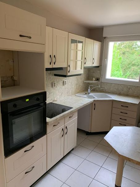 Location  appartement 3 pièces 64 m² à Brie-Comte-Robert (77170), 950 €