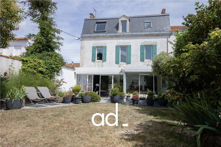 Vente maison 7 pièces 210 m² à La Rochelle (17000), 1 300 000 €