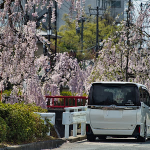 ノア ZRR80W