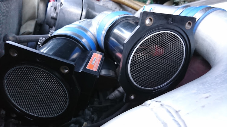 スカイライン GT-Rのエアフロセンサー洗浄・パワトラ接点クリーニング・エキゾチック・猫に関するカスタム事例の投稿画像4枚目