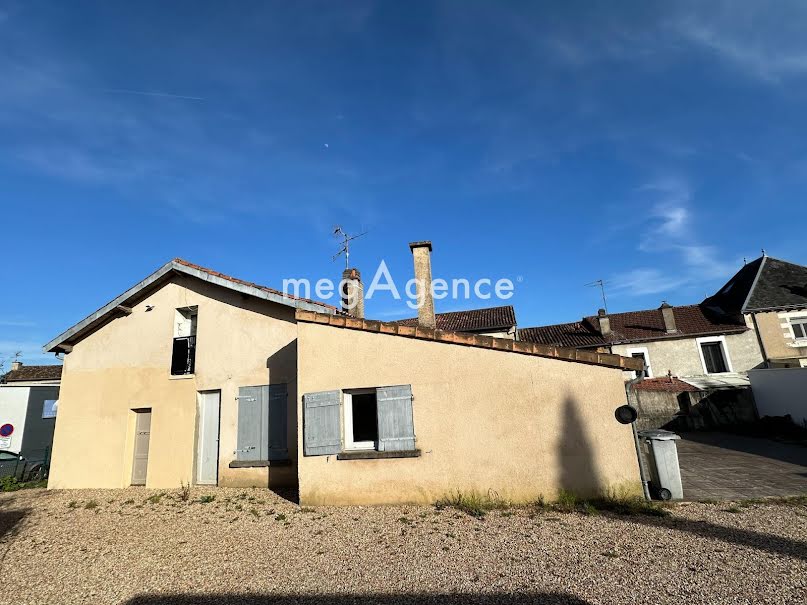 Vente maison 5 pièces 137 m² à Poitiers (86000), 180 000 €