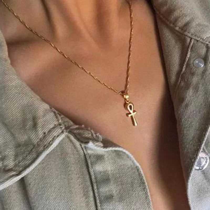 Metalen kruis hanger ketting voor dames en heren. Een stijlvol religieus sieraad. Perfect om je geloof te tonen en een fashion statement te maken.