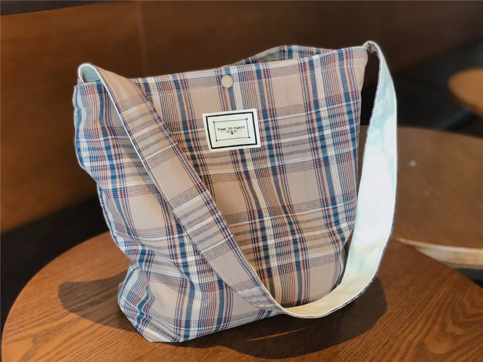 Bolsa de Pano Xadrez Artística Lona Dupla Camada Ombro/Transversal Duplo Uso Conforto e Estilo Para o Dia a Dia e Viagens