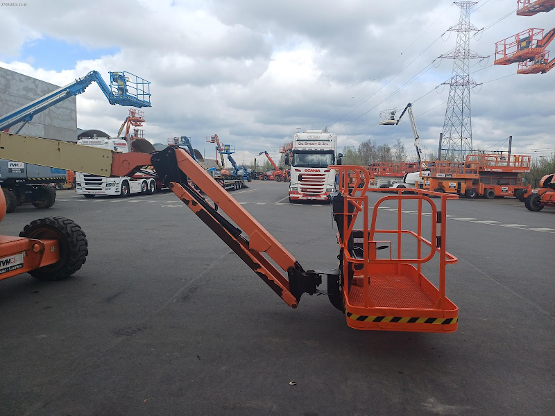 Picture of a JLG 600AJ