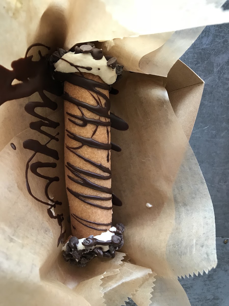 Chocolate Chip GF Cannoli