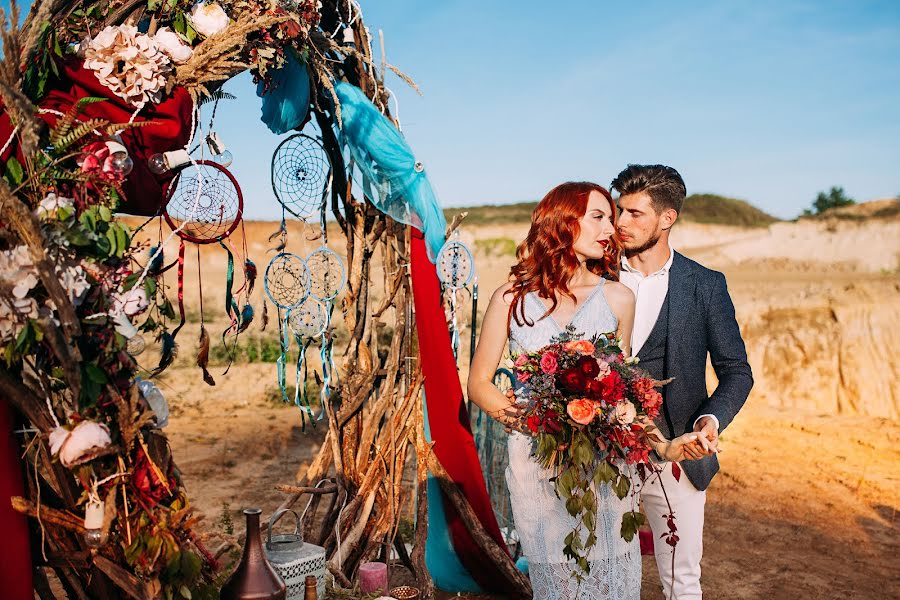 Fotógrafo de casamento Evgeniy Simdyankin (photosimdyankin). Foto de 27 de janeiro 2019