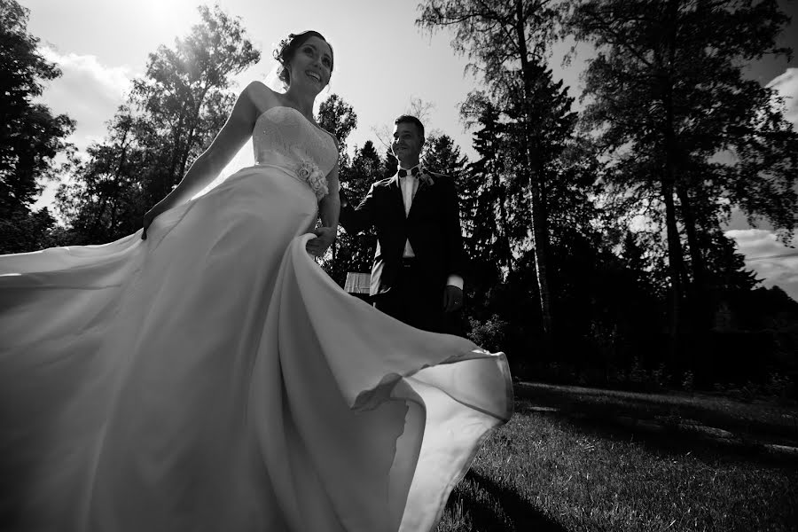 Fotógrafo de casamento Sasha Dzyubchuk (sashadk). Foto de 25 de agosto 2016