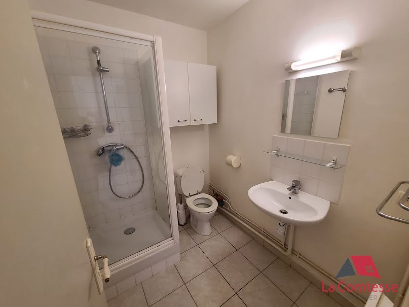 Location  appartement 1 pièce 28 m² à Marseille 9ème (13009), 577 €