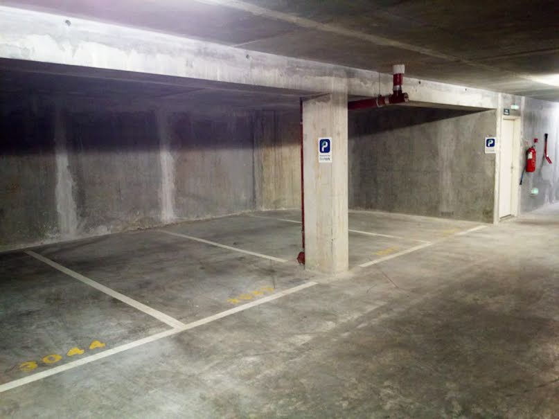 Location  parking  12 m² à Pantin (93500), 79 €