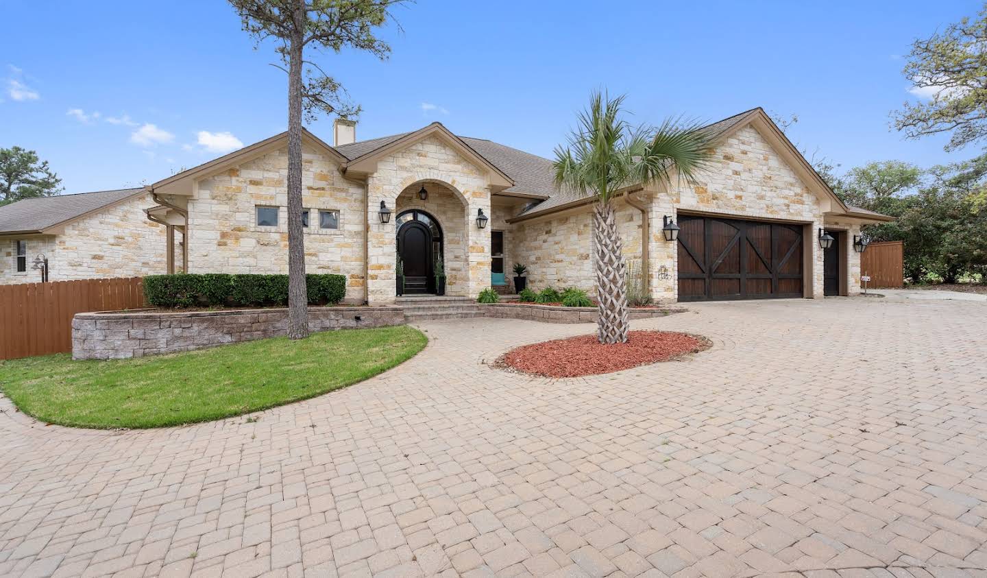 House with pool Bastrop