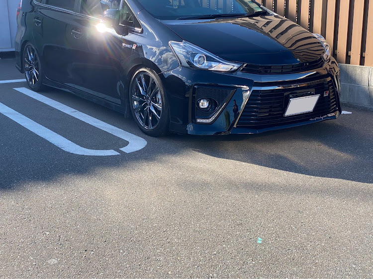 プリウスαのプリウスα GR SPORT・HKS車高調に関するカスタム事例の投稿画像1枚目