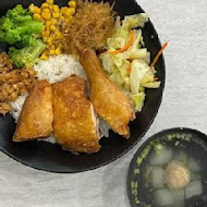 梁社漢排骨飯(竹南博愛店)