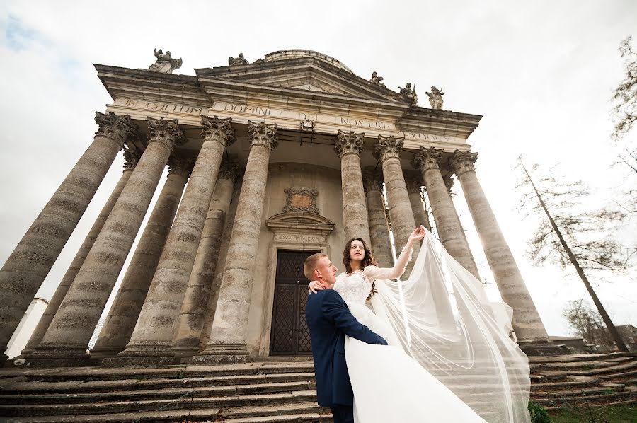 Wedding photographer Oleg Levchenko (lev4enko). Photo of 11 April 2020