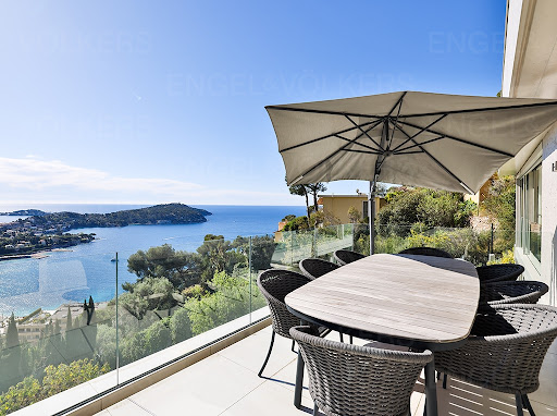 Villa avec piscine et terrasse 3