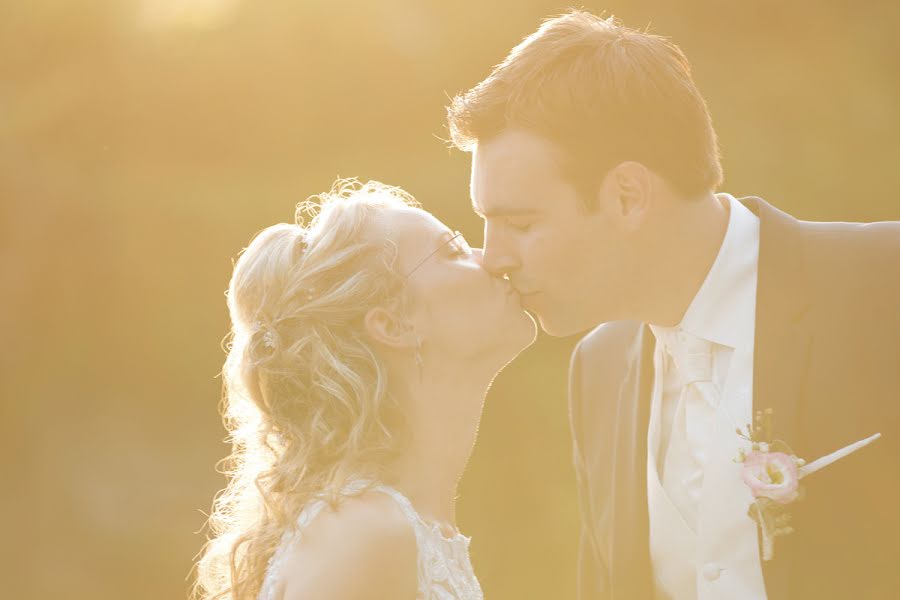 Fotógrafo de casamento Oliver Jaeckel (poeticmoments). Foto de 25 de janeiro 2019