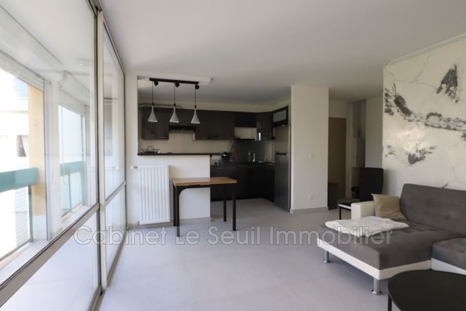 Location meublée appartement 4 pièces 71 m² à Apt (84400), 896 €