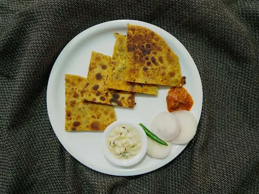 2 Aloo Paratha With Curd And Pickle