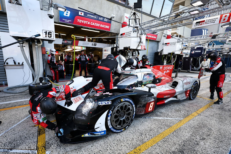 Hirakawa, who was told to go on maximum attack for the last two stints, spun against the barriers at Arnage in the penultimate hour and had to pit for repairs to front and rear.