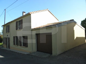 maison à La Chapelle-Saint-Laurent (79)