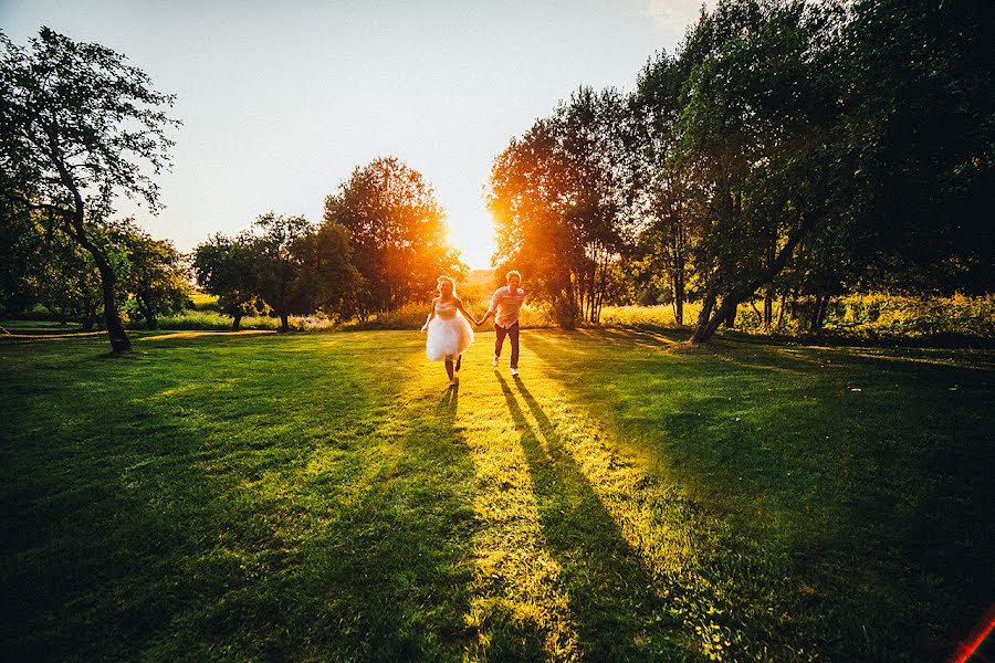 Fotografo di matrimoni Vitya Lysenkov (slowww). Foto del 11 novembre 2016