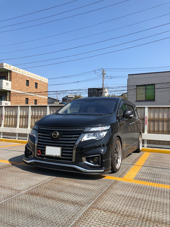 エルグランドのBristolさんが投稿したカスタム事例の投稿画像1枚目