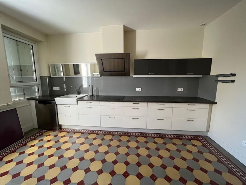 Location meublée appartement 2 pièces 109 m² à Castelnaudary (11400), 710 €