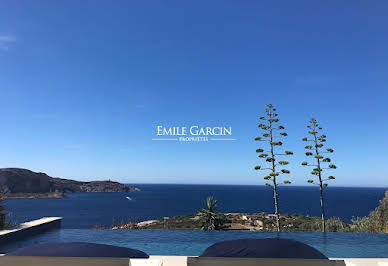 Propriété avec piscine en bord de mer 1