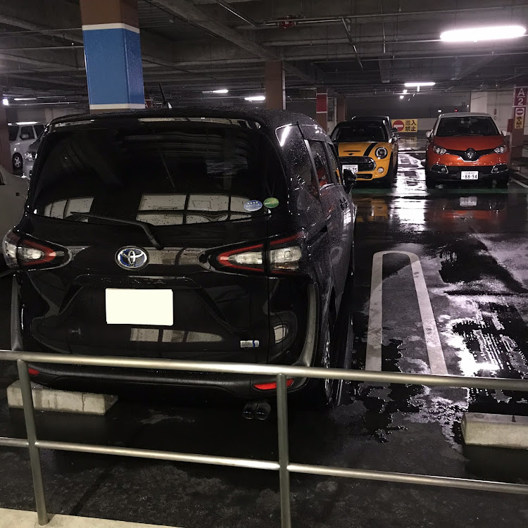 シエンタの久々の投稿・買い物スーパー駐車場・買い物運転手に関するカスタム事例の投稿画像2枚目