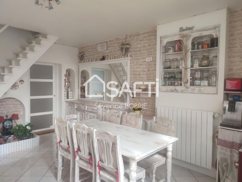 Vente maison 5 pièces 120 m² à Saint-Savinien (17350), 239 000 €