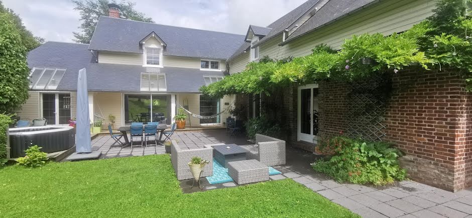 Vente maison 10 pièces 255 m² à Lisieux (14100), 659 000 €